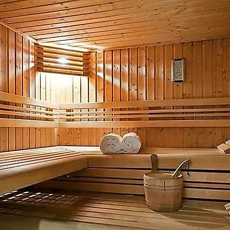Business Hotel 4*
